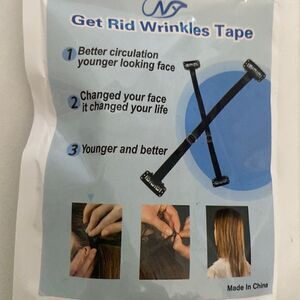 Adjustable, facelift strap combs attached here with adjustable nude elastic.